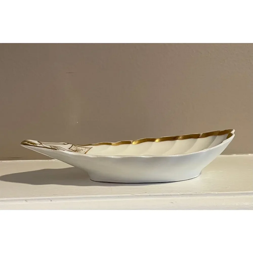 unknown vintage scallop